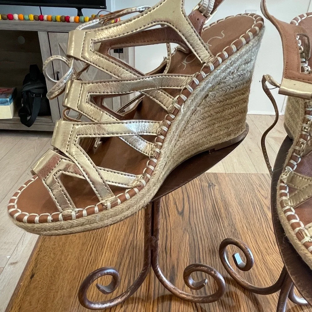 Sugar Platform Wedges Hunnies Gold Strappy Gladiator Sandals Size 7.5 Party Shoe - Picture 3 of 9
